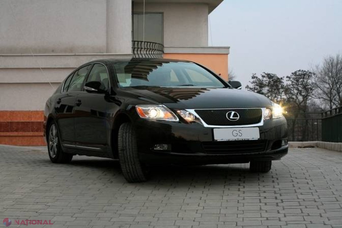 ILEGAL // Cum au fost importate trei automobile „Lexus” și două „Mercedes”-uri în R. Moldova
