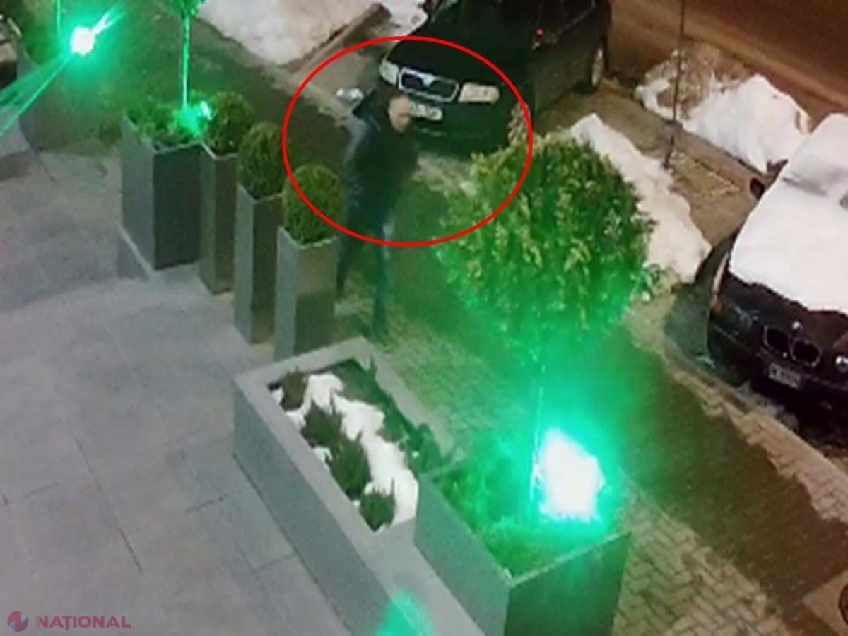 VIDEO // Momentul în care un ins doboară la pământ și JEFUIEȘTE o femeie în Chișinău: Îl recunoști?