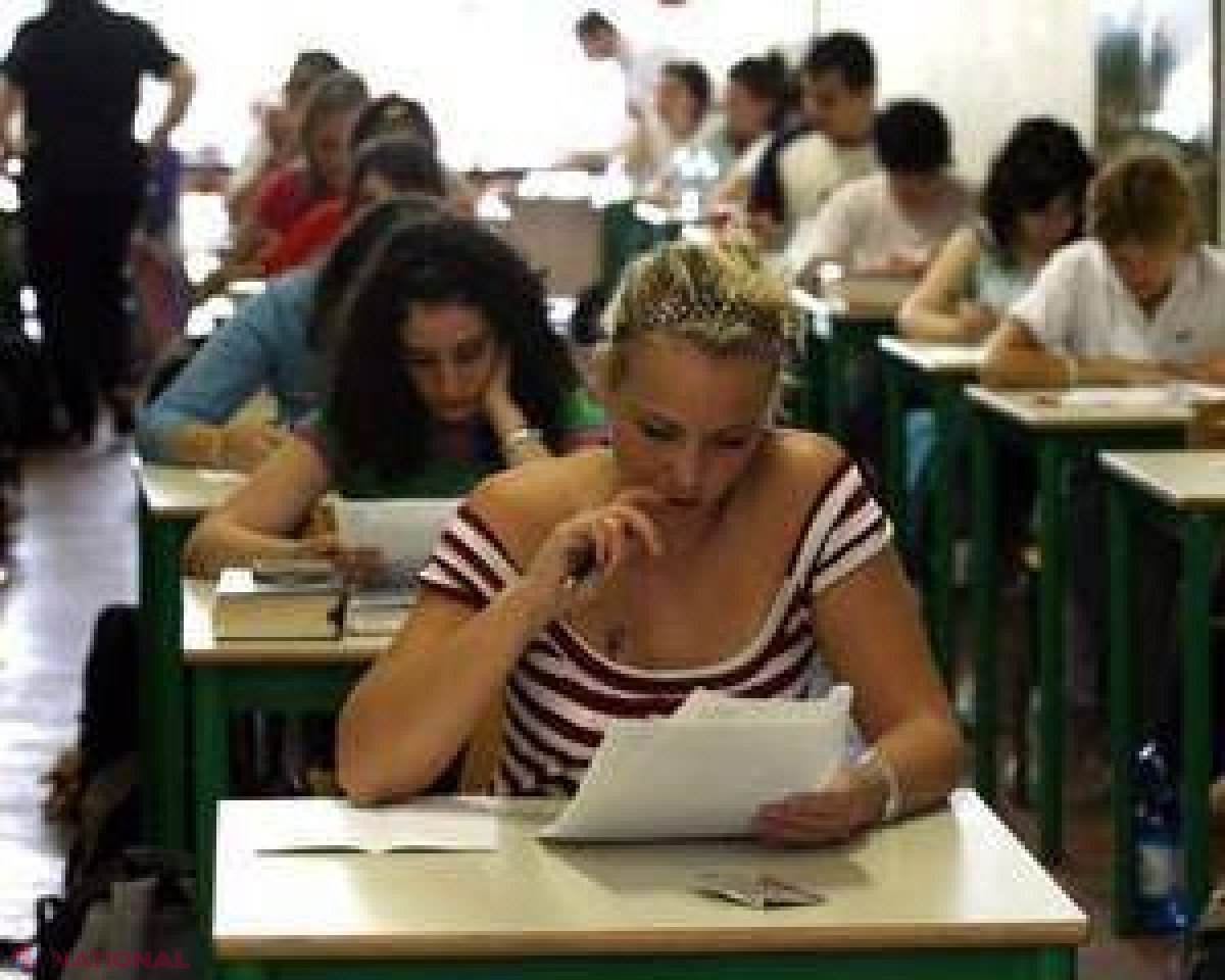 Tot mai puțini studenți în universități