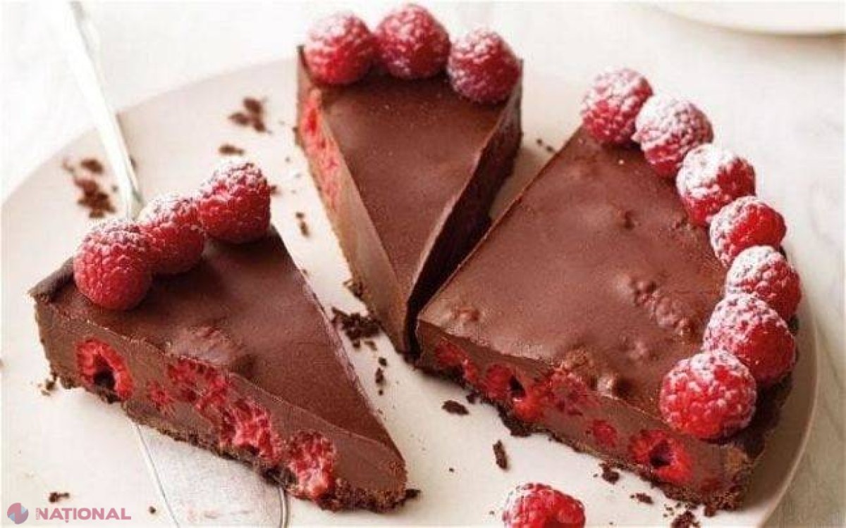 REȚETĂ // Unul dintre cei mai buni patiseri francezi a DEZVĂLUIT reţeta pentru o delicioasă tartă cu vişine şi ciocolată