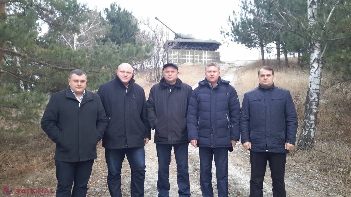 Tancul sovietic de la Cornești a împărțit lumea în două: Unii vor să-l scoată, iar deputații socialiști dorm lângă el