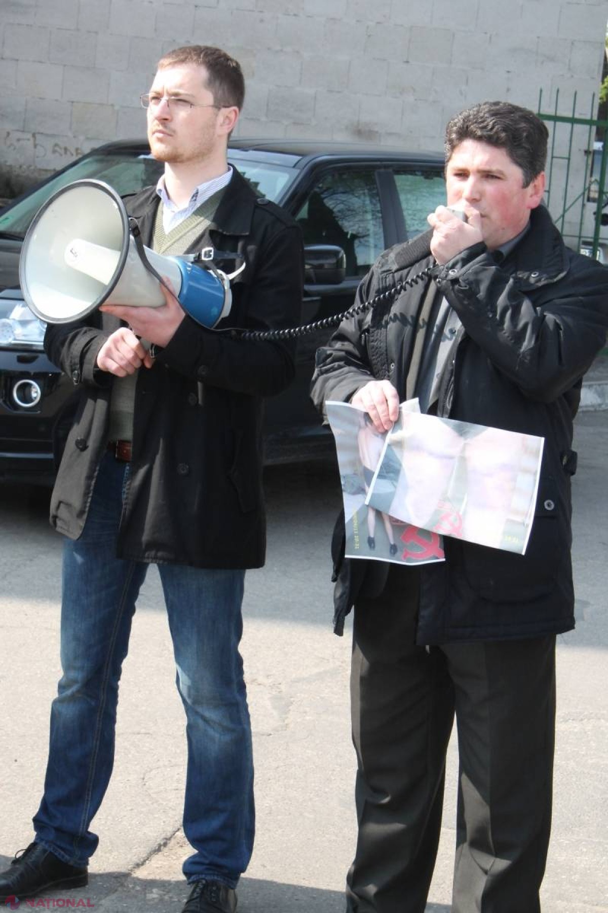 FOTO 7 aprilie // Protest în fața sediului comuniștilor: „Nu uităm!”