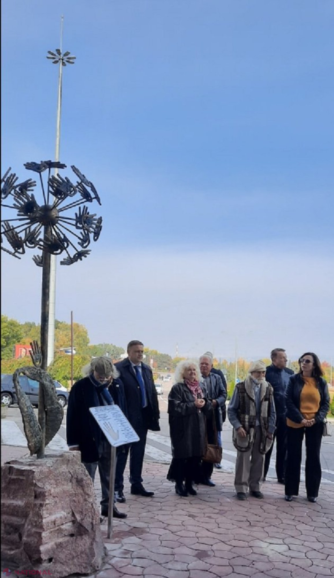 FOTO // „PĂPĂDIE”, la Aeroport: Cel de-al 47-lea simbol al PĂCII, inaugurat în R. Moldova