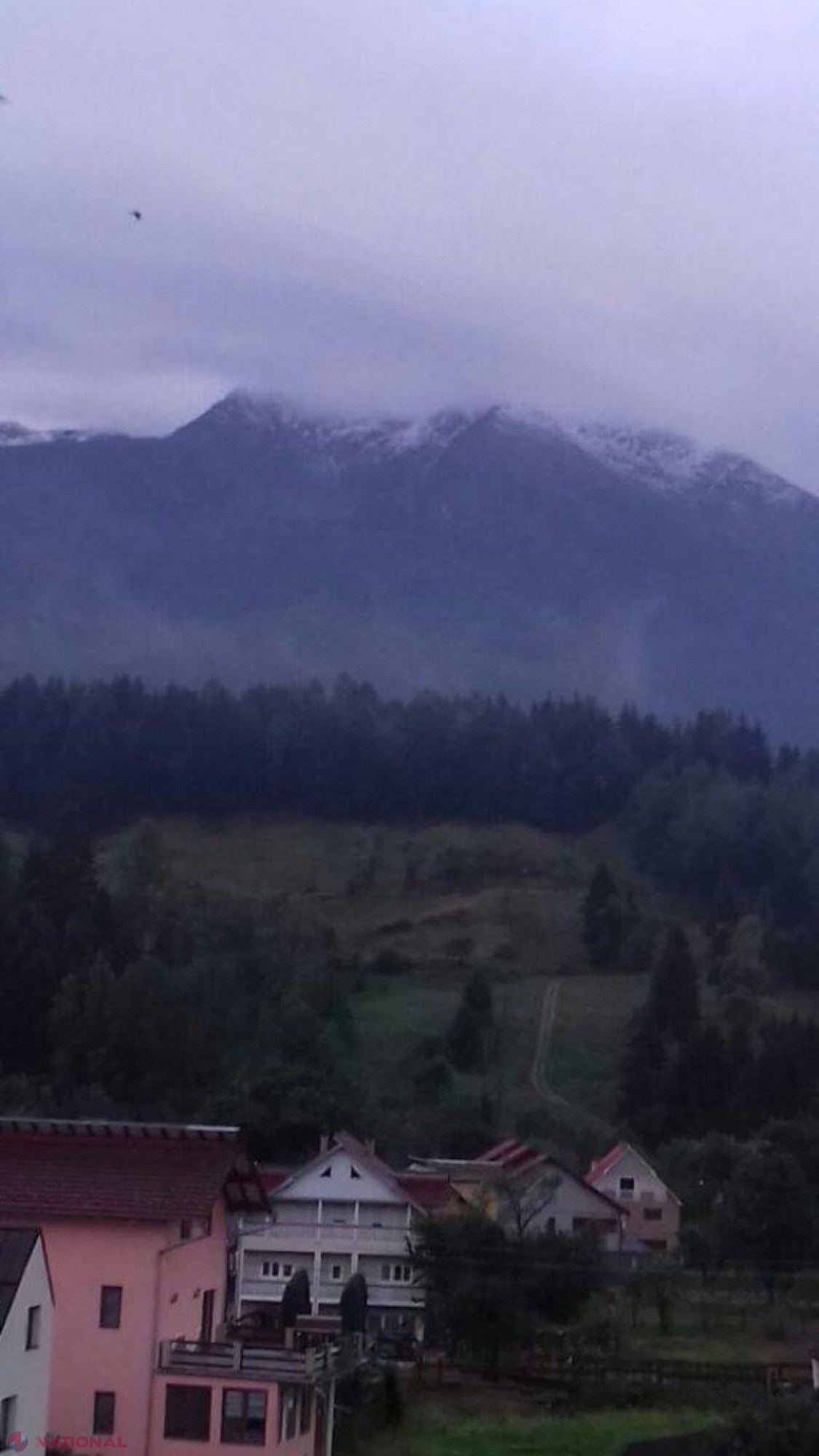Ninsoare în România, în luna august