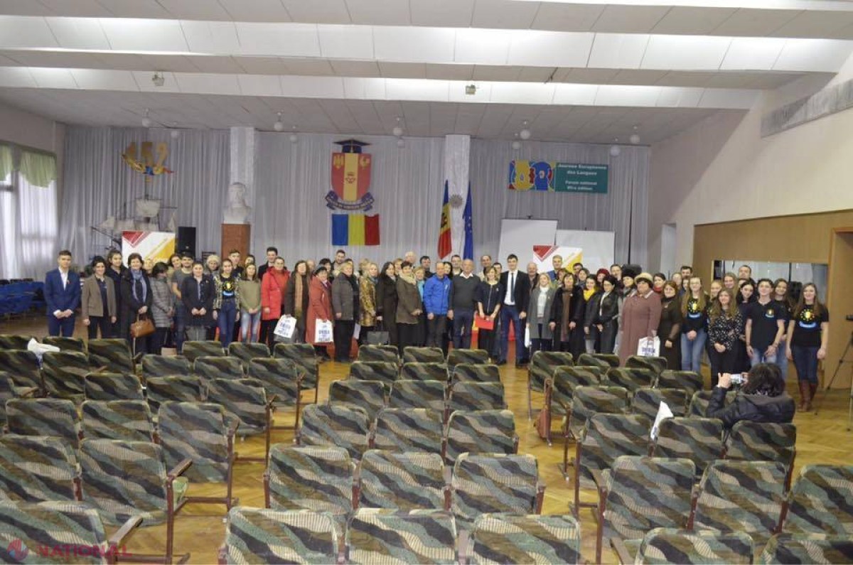 Profesorii din R. Moldova au înfiinţat un congres pentru a promova valorile naţionale româneşti 