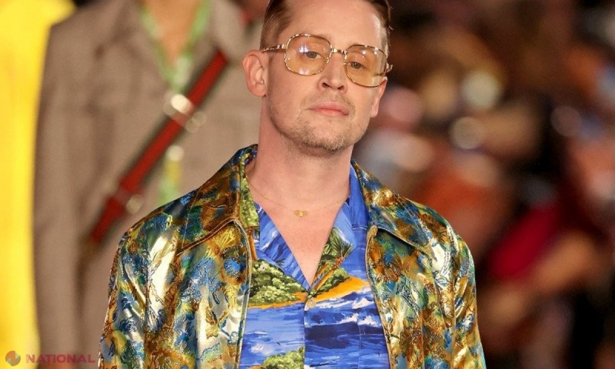 Macaulay Culkin, de pe platoul de filmare, pe podiumul de modă. Starul din „Singur Acasă”, model la 41 de ani