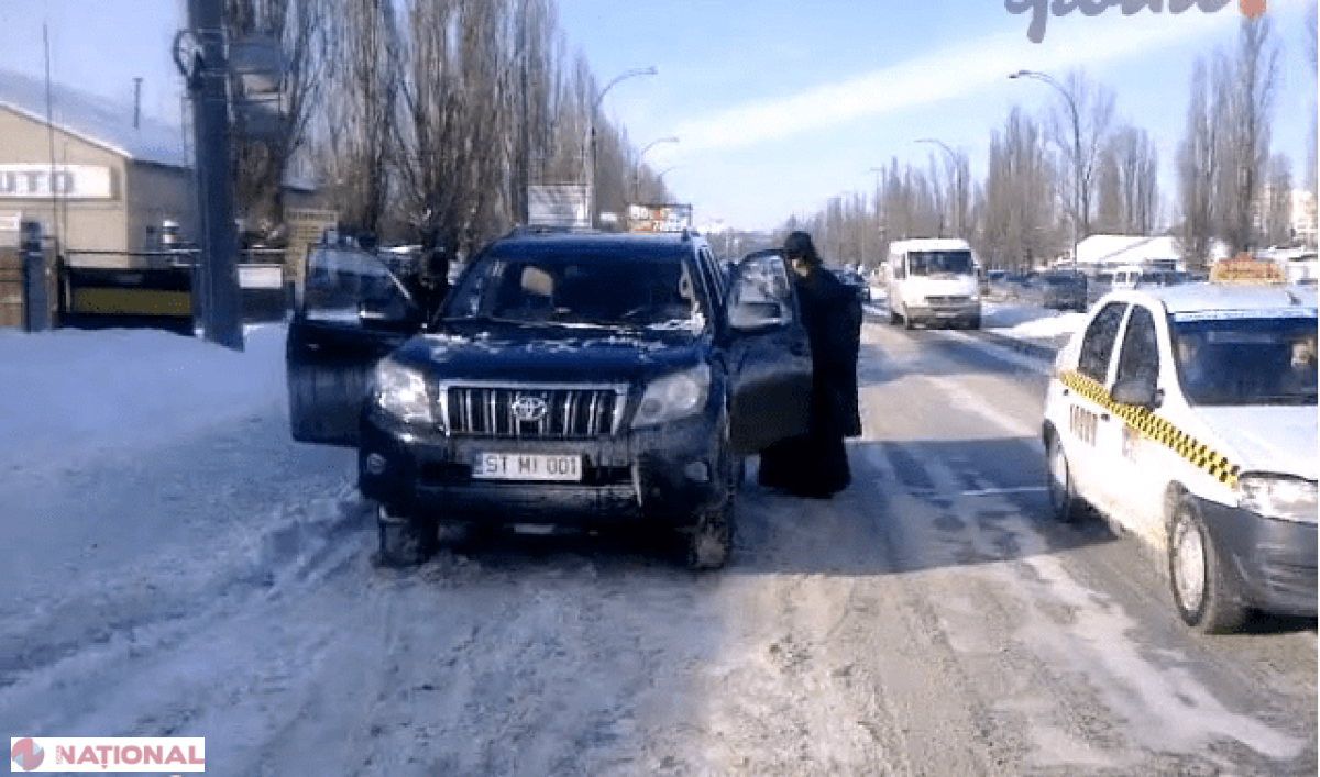 VIDEO // Un cetățean s-a arătat REVOLTAT de faptul că unii preoți se plimbă cu mașini de zeci de mii de euro