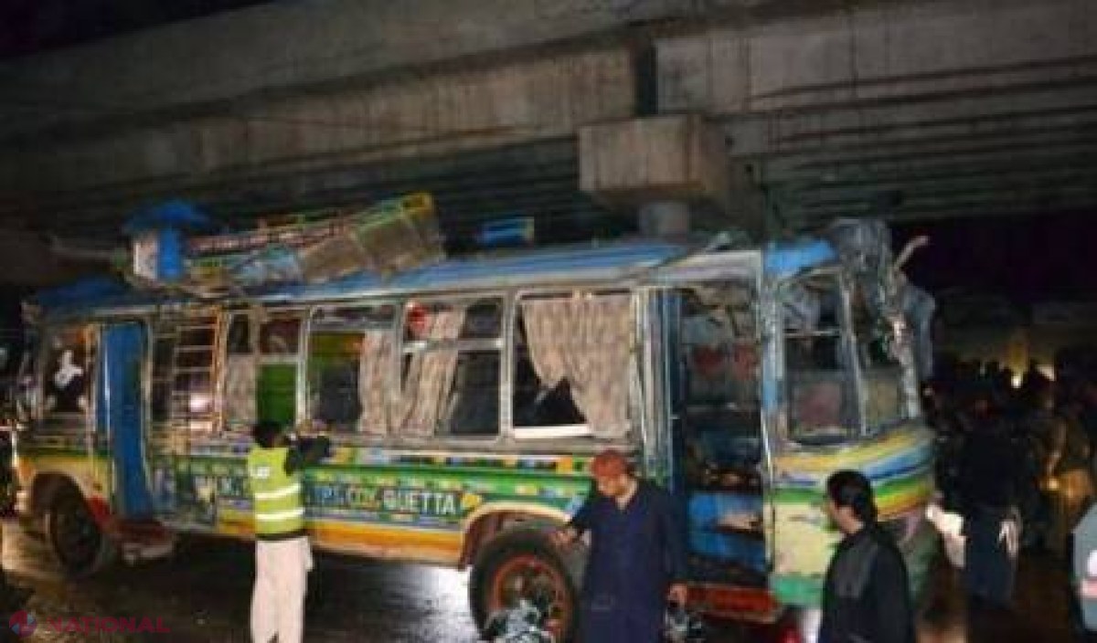 Un autobuz care transporta funcționari din Guvern a EXPLODAT