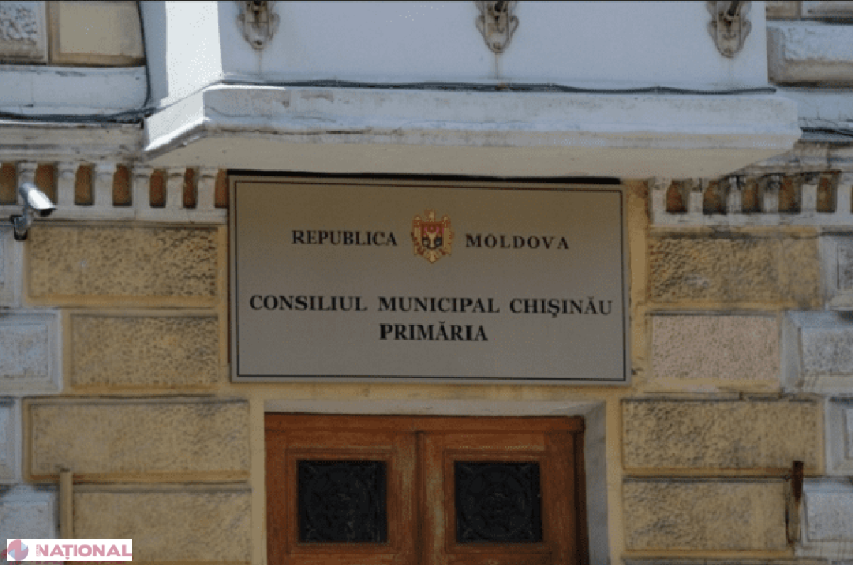 VIDEO // Cine a mers la Primăria Chișinău pentru a depune demisia lui Chirtoacă