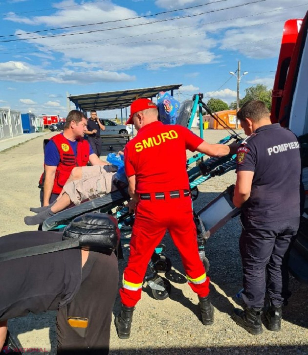 Doi refugiați ucraineni, transportați de SMURD de la Palanca în România