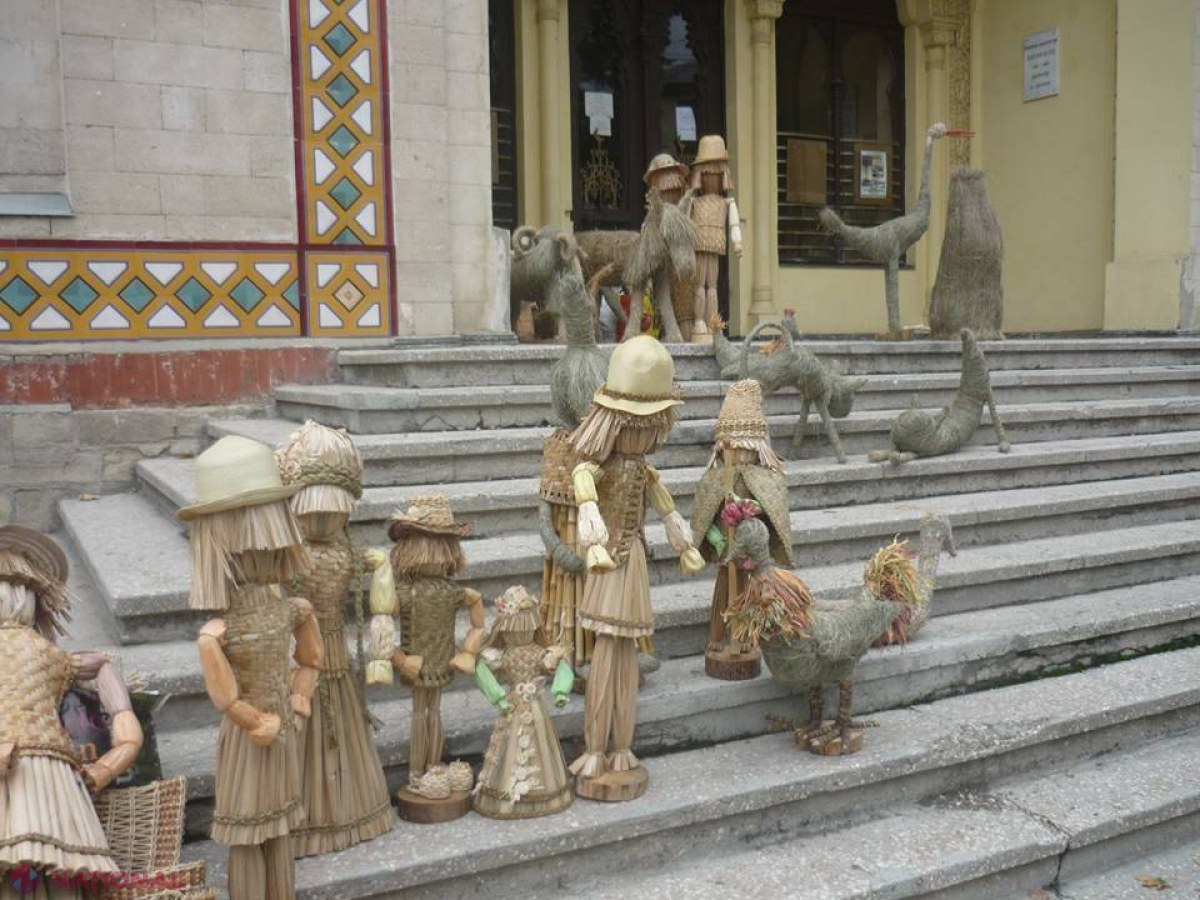 Meșterița care CREEAZĂ basme din fibre vegetale a vernisat o expoziție ANIVERSARĂ