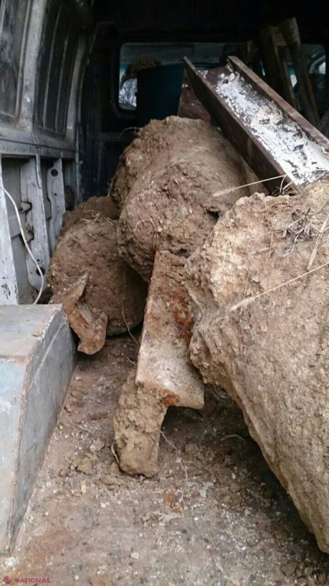 RUȘINOS // Polițiștii au rămas uimiți când au văzut ce au furat trei bărbați din Leova
