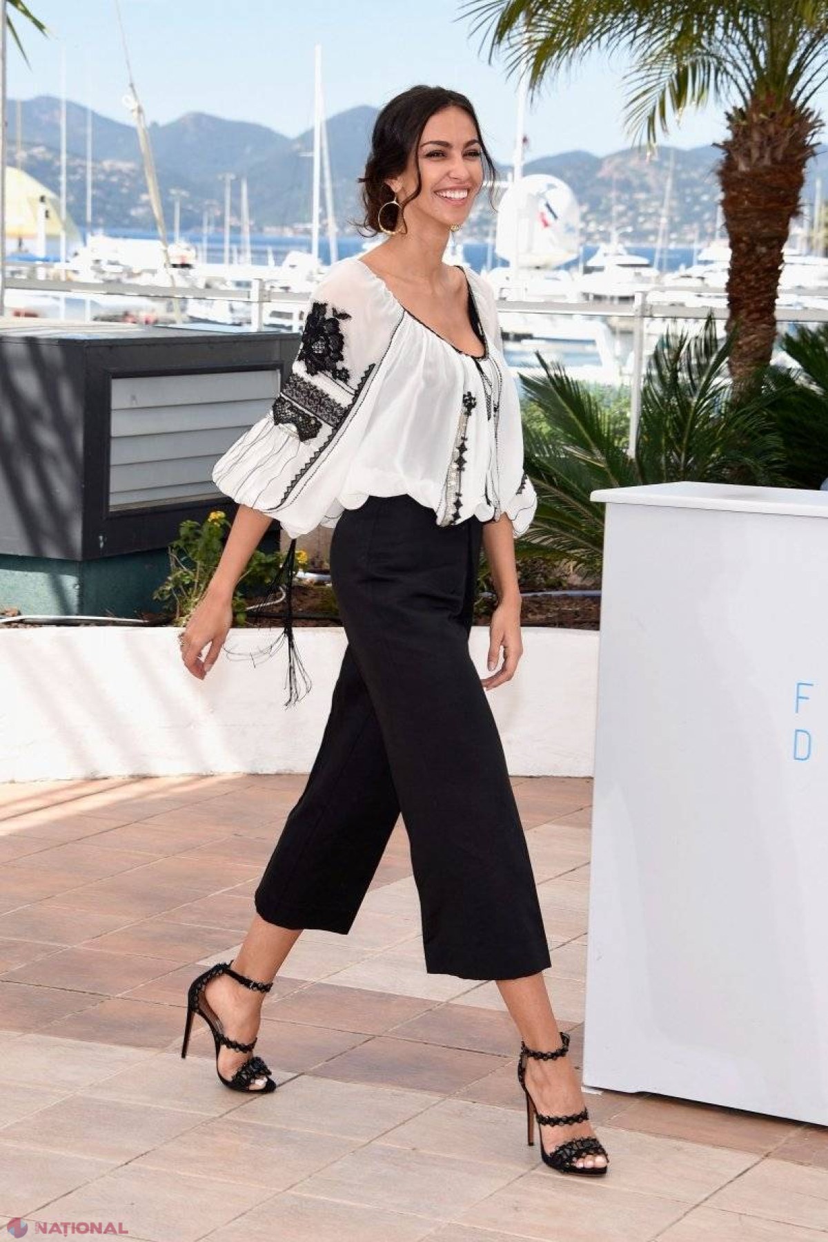 O actriță a defilat la Festivalul de la Cannes în ie marca Valentina Vidrașcu