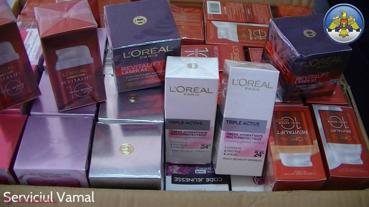 Produse cosmetice de brand, CONFISCATE la Vama Leușeni
