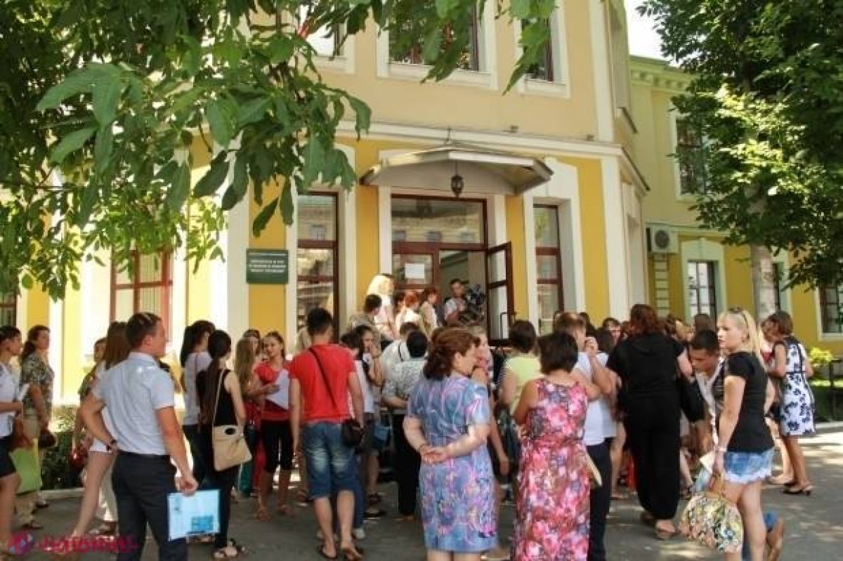 ADMITEREA 2017 // Cele mai SOLICITATE facultăți din R. Moldova: Și câte 60 de persoane pe un loc