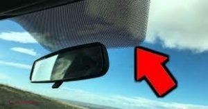 Puțini știu acest SECRET! Ce reprezintă, de fapt, punctele negre de pe parbriz