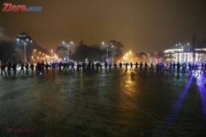 FOTOGRAFIA zilei: Viscol, ninsori, protestatarii sunt tot în piaţă #REZIST