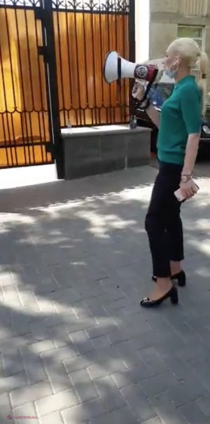 VIDEO // Marina Tauber, în fața Președinției: „Dodon a instituit un regim banditesc”