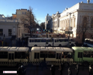 Violențe la Kiev // Rada Supremă, înconjurată de protestatari