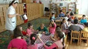 11 copii s-au intoxicat la o grădiniță din Chișinău. Patru dintre ei au ajuns la spital 