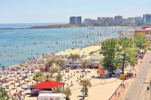 Războiul din Ucraina va aduce României 50 de mii de turişti din R. Moldova