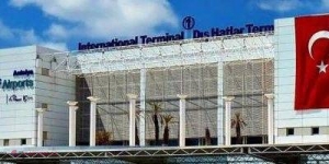 Primul avion cu turişti ruşi a aterizat în Antalya, în Turcia, după aproape un an de interdicţie