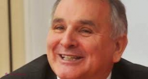 Un deputat din România și-a trecut în CV participarea la NUNȚI și PARASTASURI. Vezi motivul