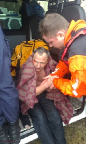 A vrut să prindă pește, dar a ajuns sub gheață