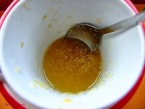Doar o linguriţă din acest AMESTEC consumată înainte de masă te scapă de 10 kg într-o lună!