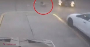 VIDEO // Momentul terifiant în care o fetiță de 11 ani sare dintr-o mașină în mers. Cine era la volanul autoturismului
