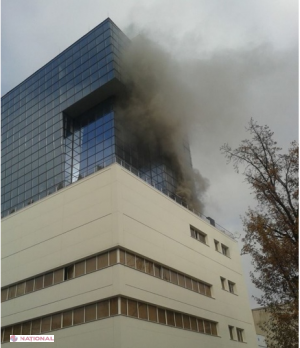 INCENDIU la un centru comercial din centrul capitalei. Șapte autospeciale trimise să stingă flăcările