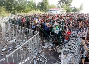 Lucrurile scapă de sub control în Ungaria. MĂSURĂ EXTREMĂ anunţată de ministrul Apărării