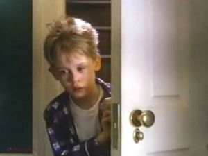 VIDEO // Macaulay Culkin şi-a reluat rolul din „Singur acasă”, după 28 de ani