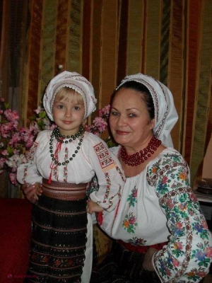 Ioana Căpraru cântă în duet cu nepoțica