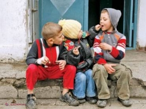 Au promis câte 300 de lei copiilor din familii social-vulnerabile, dar au primit mai puțin. Autoritățile: „Așa e soarta omului”