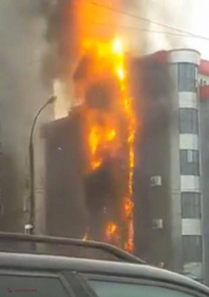 INCENDIU în capitală. Un centru comercial a fost cuprins de FLĂCĂRI