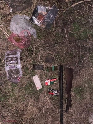FOTO // Pistolarul de la Criuleni, care a ÎMPUŞCAT și rănit grav trei persoane, a fost REŢINUT. Acesta a tras şi în angajaţii de la