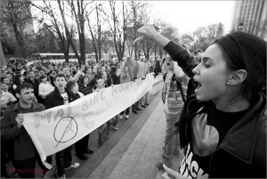 Fost deputat, despre 7 aprilie 2009: „S-a folosit protestul pașnic al tineretului… O cunoscută doamnă a fost la sediul PL și mi-a propus să preiau eu acțiunile de protest”