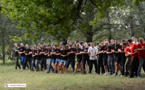 Lecții despre „cum să organizezi proteste”. Comuniștii se pregătesc de „revoluția de catifea”? 