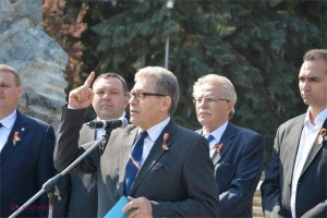 PETIȚIE // Liberalul Mihai Ghimpu ar putea rămâne fără Ordinul ,,Steaua României”