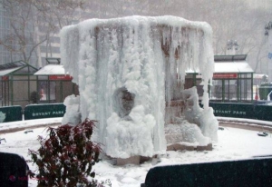 Vremea la EXTREME: -69 de grade C, resimţite în estul SUA. La polul opus, în acest oraş s-a înregistrat azi cea mai ridicată temperatură din ultimii 79 de ani