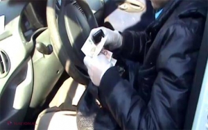 Avocată din Hâncești, REȚINUTĂ pentru că a cerut mită de o MIE de euro