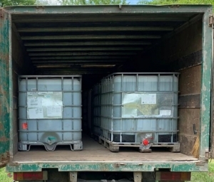 VIDEO // Schemele de contrabandă continuă: 10 TONE de alcool etilic urmau să ajungă ilegal în Ucraina. Captură de un MILION de lei