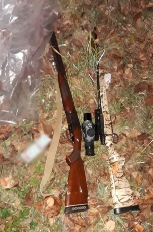 BRACONAJ // Doi bărbați din Ungheni, prinși cu o căprioară împușcată, pe care o transportau cu mașina 