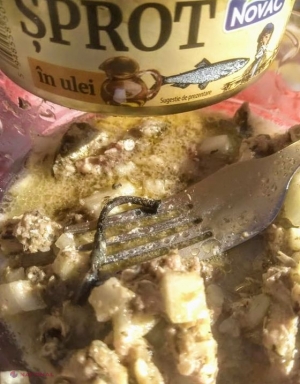 Era rupt de FOAME. Aşa că a luat o CONSERVĂ de peşte din frigider, însă când a desfăcut-o s-a făcut ALB CA VARUL la faţă. Ce se afla înăuntru