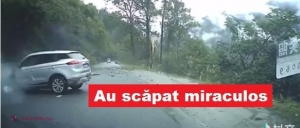 VIDEO spectaculos și dramatic // Un bolovan cade de pe munte și strivește botul unei mașini aflate în mers