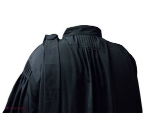 Avocată, CONDAMNATĂ pentru fals în acte şi escrocherie