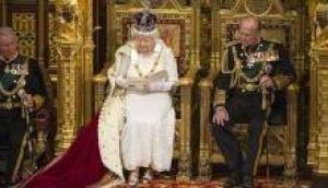 „Coroana ți-ar putea rupe gâtul”, DEZVĂLUIE regina Elisabeta a II-a