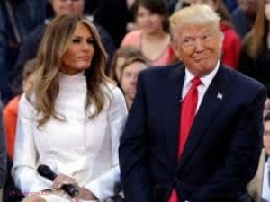 FOTO // Tocuri cui și o fustă de 4.000 de dolari: costumul de GRĂDINĂRIT al Melaniei Trump