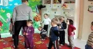 VIDEO // Terapie ŞOC, la propriu! Ce-i făcea terapeutul unui copil de trei ani, AUTIST 